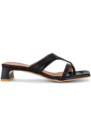 Intentionally blank SANDALE FLUME in . Size 37.