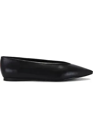 Femme LA Coppellia Ballerina in . Size 8.