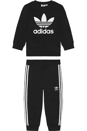 adidas SET CREW in . Size 18M, 2T, 3T, 4T.