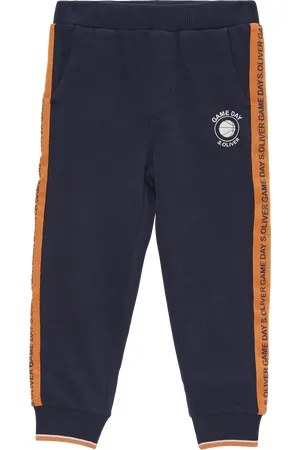QS by s.Oliver Jogginghose mit gummiertem Print und Kontraststreifen, Kinder