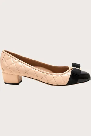 Salvatore Ferragamo Damen Vara Pumps Größe 35
