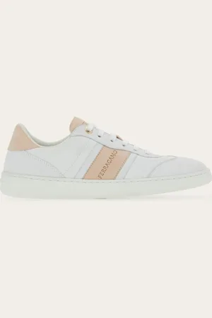 Salvatore Ferragamo Damen Flacher Sneaker mit Signatur Größe 34.5