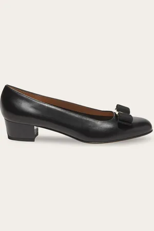 Salvatore Ferragamo Damen Vara Pumps Größe 34.5