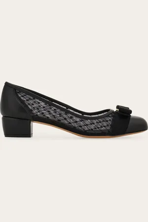 Salvatore Ferragamo Damen Vara Pump Größe 34.5
