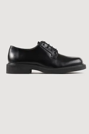 Sandro Derby-Schuhe aus glasiertem Leder