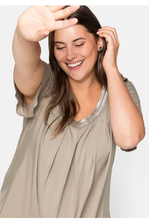 Sheego Shirt in A-Linie mit dekorativer Blende, aus Viskose-Jersey, , Gr.40/42