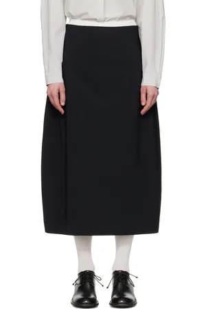 AMOMENTO Curved Silhouette Midi Skirt