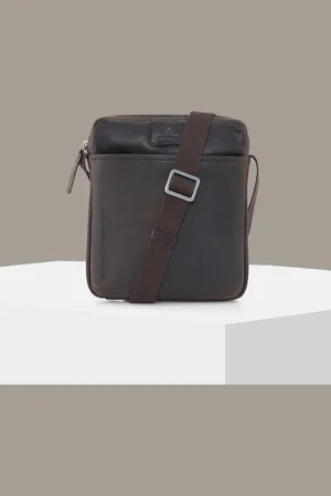 Strellson Kleine Umhängetasche Brick Lane #wearindependent, dunkelbraun