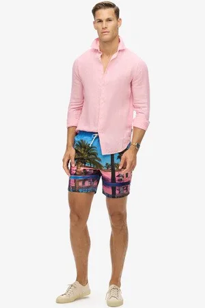 Superdry Herren 17-Zoll Badeshorts aus Recyceltem Material mit Foto-print