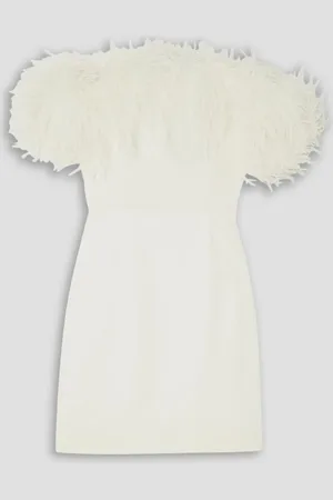 16Arlington Ava schulterfreies Minikleid aus Crêpe mit Federn - Weiß - UK 8