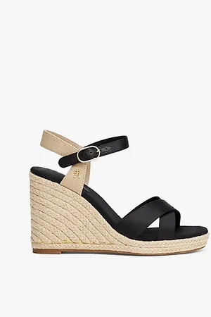 Tommy Hilfiger Sandale mit Satin-Riemen und Keilabsatz