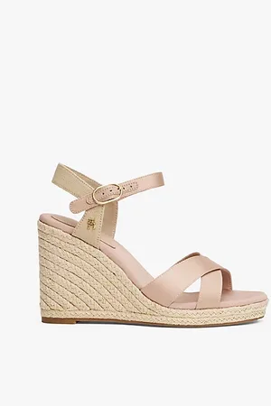 Tommy Hilfiger Sandale mit Satin-Riemen und Keilabsatz