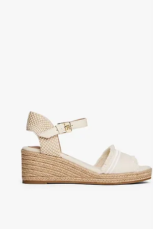 Tommy Hilfiger Canvas-Sandale mit Keilabsatz und Fransen