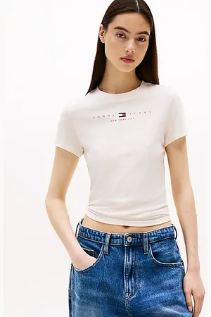 Tommy Hilfiger Slim Fit T-Shirt mit länglichem Logo