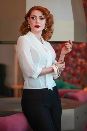 Glamour Bunny Business Babe Sophia Lee Bluse in