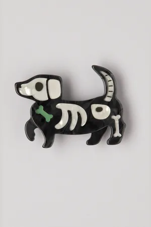 Erstwilder Doggo Darkness Brosche