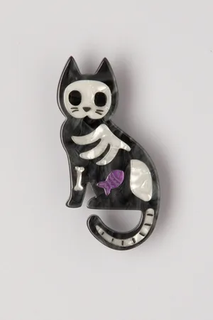 Erstwilder Tabby Tombstone Brosche