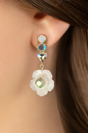 Day&Eve by Go Dutch Label Pearly Flower Ohrringe in .