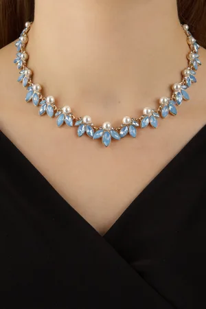 Lovely Pearly Leaves Halskette in Blau