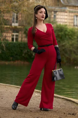 Vintage Chic Tammy Jumpsuit in Lippenstiftrot