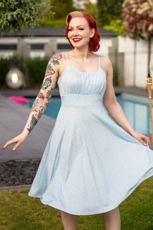 Vintage Chic Poppy Polka Swing Kleid in Pale Blau