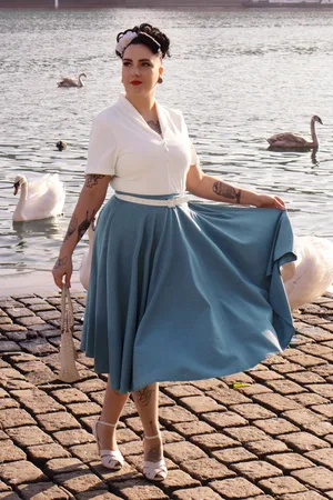 Banned Retro Dance & Sway Swing Rock in Blau