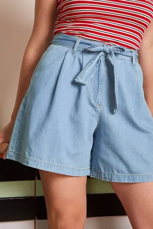 King Louie Marnie Festa Light Denim Shorts in Blauton