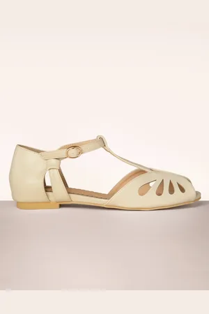 Banned Retro Secret Love Flats in