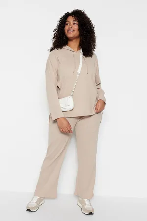 Trendyol Plus Size Relaxed Fit Strick-camisole-set Mit Kapuze Und Revers – Hellbeige für Damen - 5XL