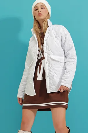 Trend Alacati stili Weißer Steppmantel Mit Babykragen Und Gefütterten Taschen für Damen - S