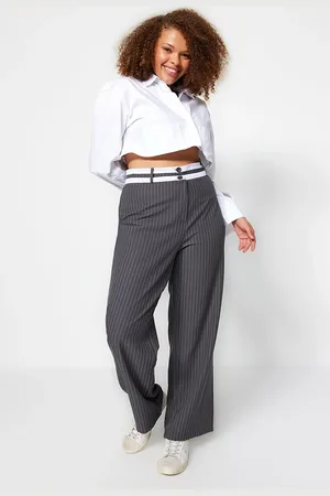 Trendyol Anthrazitfarbene, Gestreifte Webhose für Damen - 48