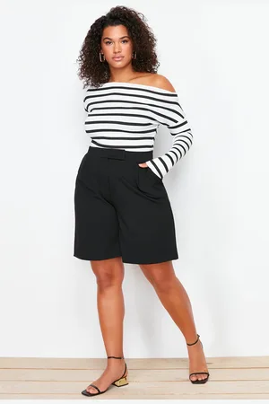 Trendyol Schwarze, Plissierte, Detaillierte Klettverschluss-strickshorts Und Bermudas In Übergröße für Damen - 4XL