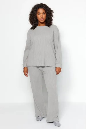 Trendyol Anthrazitfarbenes, Geripptes Camisole-set Mit Rundhalsausschnitt In Übergröße – für Damen - 5XL