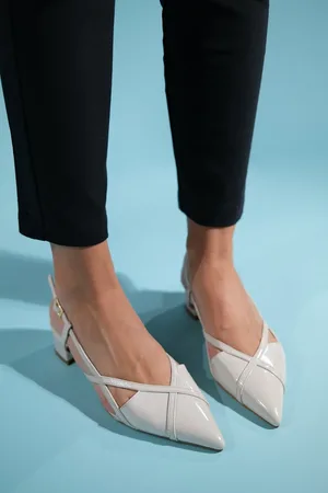 LuviShoes Steve Cremefarbene Lackleder-sandalen Mit Absatz für Damen - 39