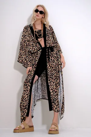 Trend Alacati stili Kimono-kaftan In Mit Leopardenmuster Und Balggürtel In Maxilänge für Damen - Standard