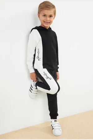 Trendyol Schwarzes Baumwoll-kapuzen-sweatshirt- Und Jogginghose-set Für Jungen – für Herren - 9–10 Jahre