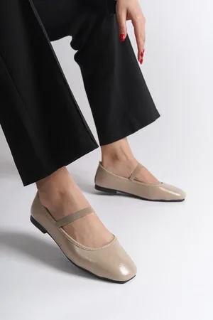 Capone Outfitters Ballerinas Aus Faltigem Lackleder In Beige für Damen - 36