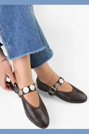 Shoeberry Ethnic Brown Skin Brosche Detaillierte Gürtelverstellung Babet für Damen - 36