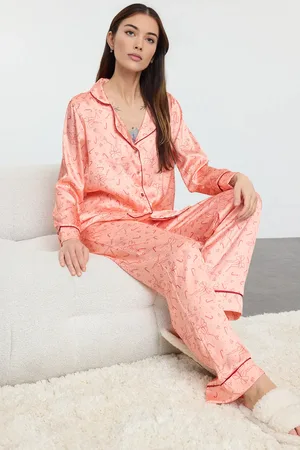 Trendyol Satin-pyjama-set Mit Neujahrsmotiv – Paspelierung, für Damen - 40