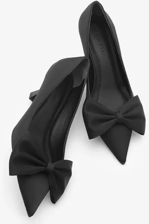 Marjin Esilas Schwarzer Stiletto-absatz Mit Spitzer Zehenpartie Und Schleifendetail - 37