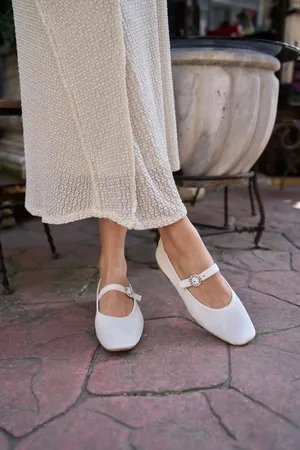Madamra Ballerinas Aus Beigem Samt Mit Stumpfer Zehenpartie Und Einem Riemen für Damen - 39