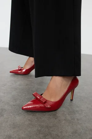 Trendyol Klassische Schuhe Mit Stiletto-absatz Und Schmalem Absatz Aus Lackleder Mit Roter Schleife für Damen - 36