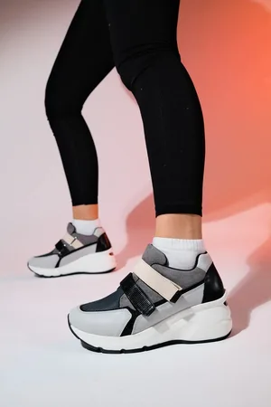 LuviShoes Berge Ice Black Sport-sneaker Mit Klettverschluss Und Keilsohle für Damen - 39