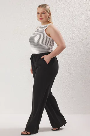 Trendyol Schwarze Jeans Mit Hoher Taille Und Weitem Tencel-schritt In Übergröße für Damen - 46