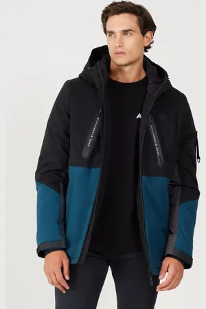 Wrangler All Terrain Gear Regular Fit Normale Passform Schwarzer Mantel Mit Kapuze für Herren - XL