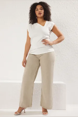 Trendyol Ecrufarbene, Asymmetrische, Gestrickte Bluse In Übergröße für Damen - 2XL