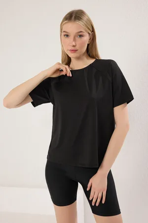 Trendyol Schwarzes Sport-t-shirt Mit Reflektor-aufdruck „diver Scuba“ Aus Stoff für Damen - M