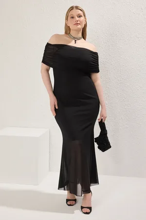 Trendyol Schwarzes, Gestricktes Plus-size-kleid Aus Tüll Mit Carmen-ausschnitt für Damen - 4XL