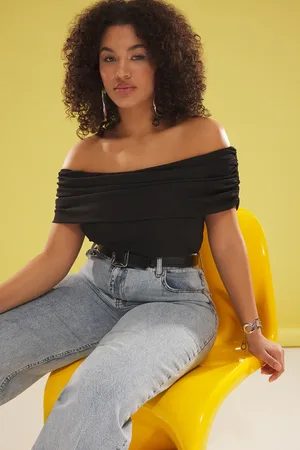 Trendyol Schwarze, Gestrickte Plus-size-bluse Aus Tüll Mit Carmen-ausschnitt für Damen - 6XL