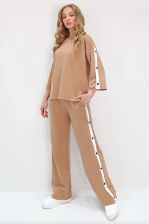 Trend Alacati stili Camel Trainingsanzug-set – Rundhalsausschnitt, Druckknopfverschluss, Zwei Fäden für Damen - L